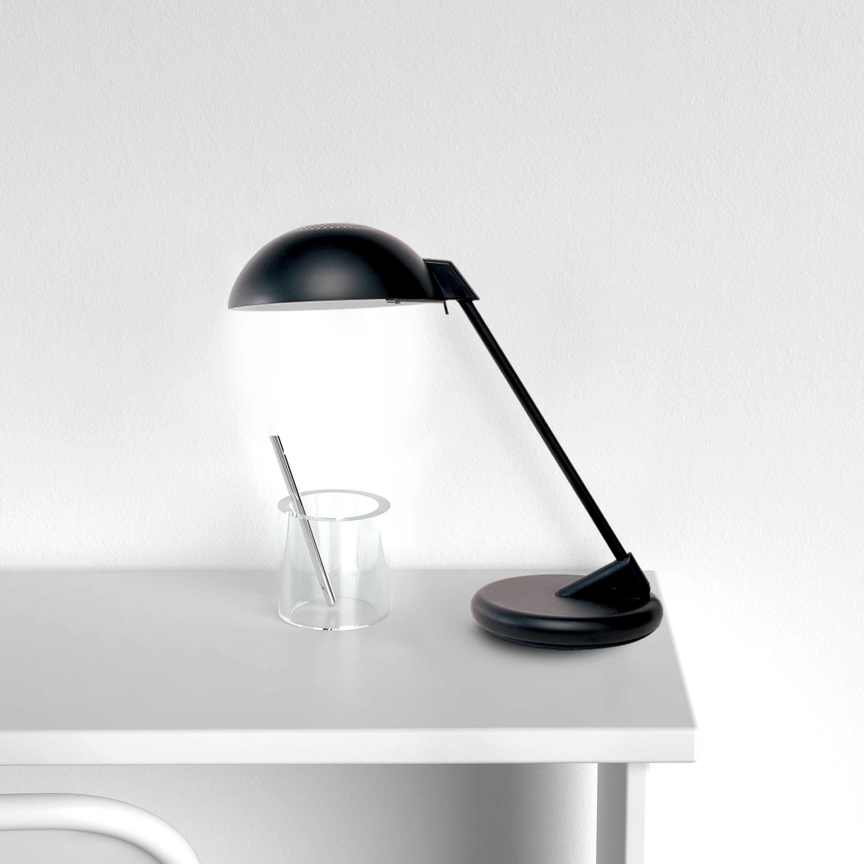 Dainolite Modern - HIL900-BK - Desk Lamp, Matte Black - Black